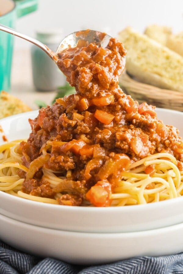 spaghetti bolognese - in a spoon,