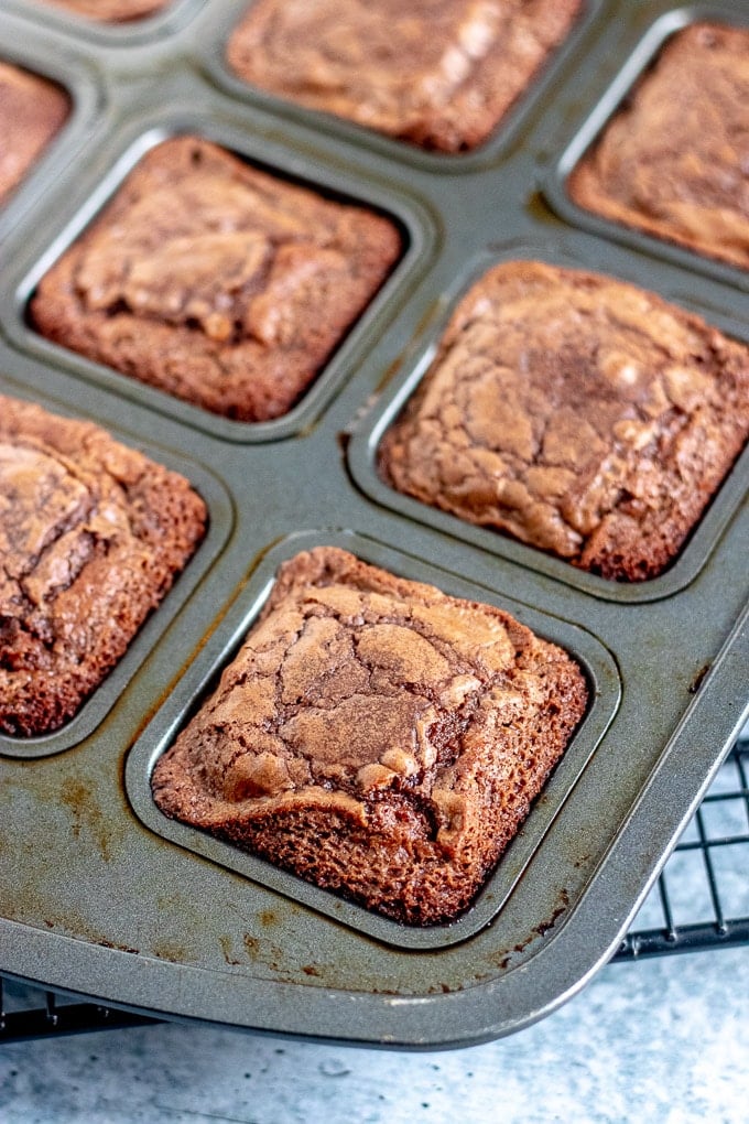 square brownies in a brownie pan