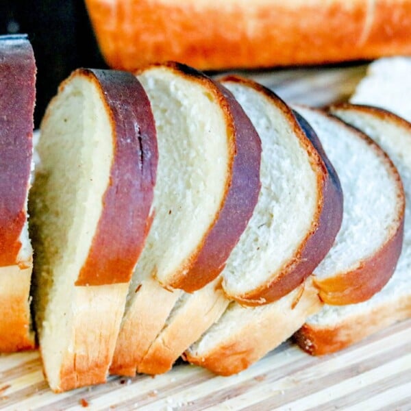 buttermilk sandwich bread cut into slices