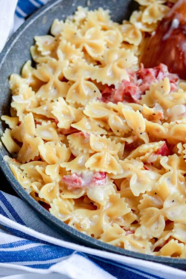 ham and cheese pasta in a skillet