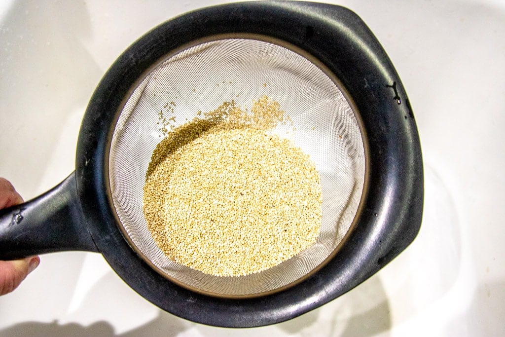 uncooked quinoa before rinsing