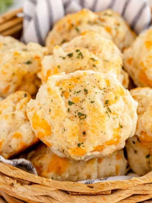 Super Easy Red Lobster Biscuits