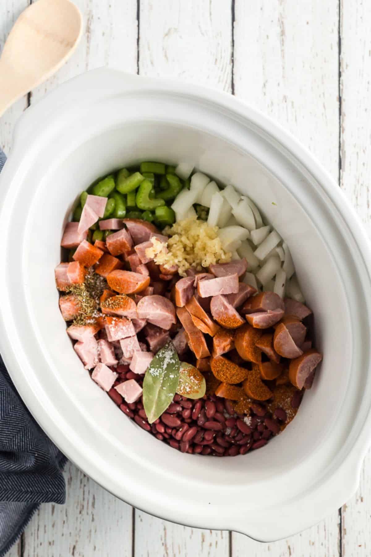 ingredients to make slow cooker red beans and rice 