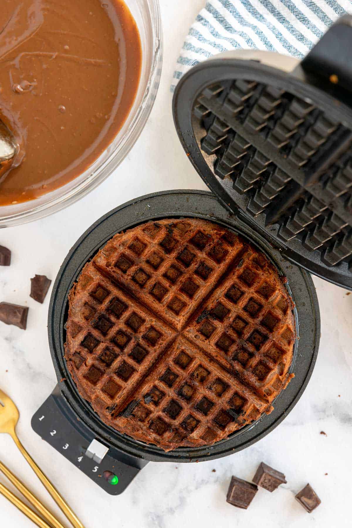 waffle iron with cookie brownie waffle.