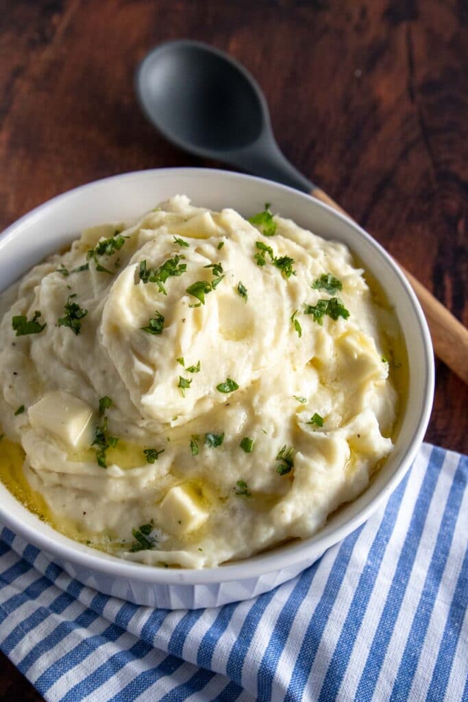 mashed potatoes in a white bowl
