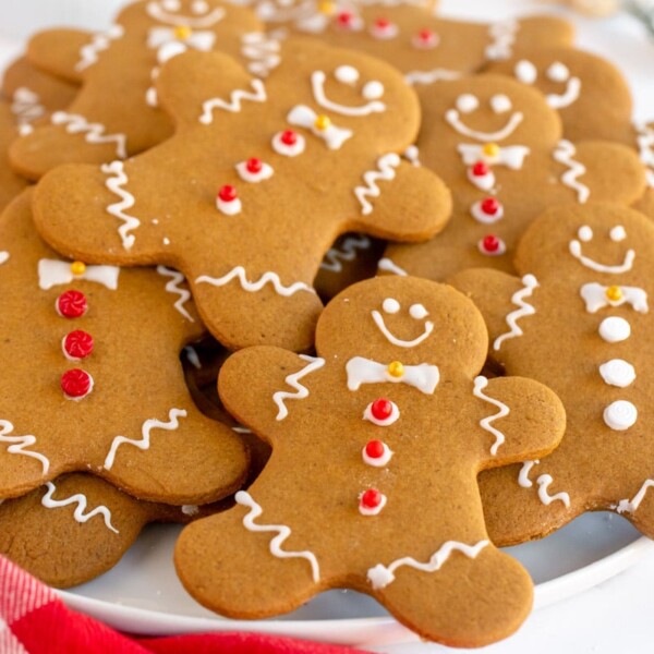 The Yummiest Gingerbread Men Recipe Kylee Cooks