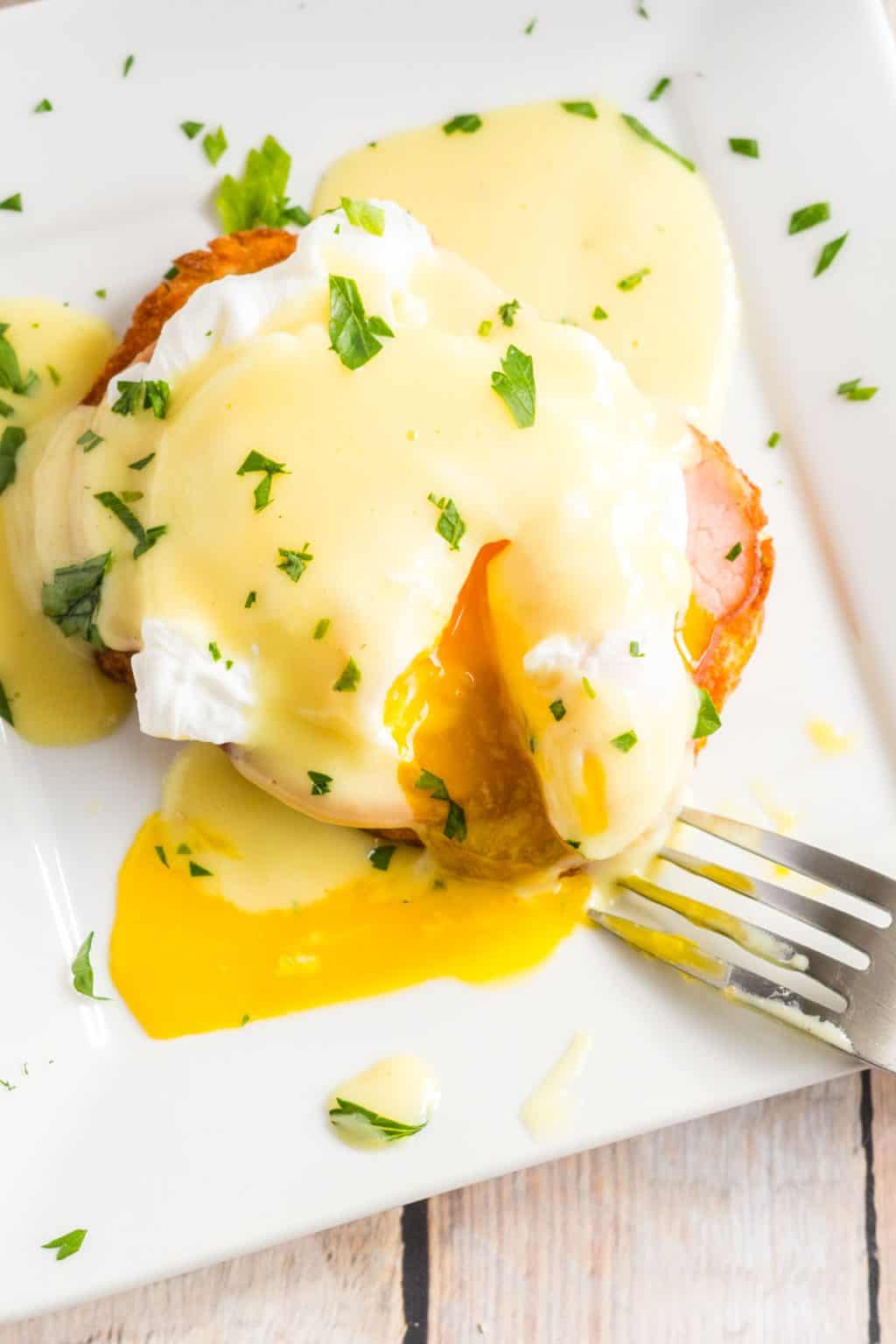 How to make Eggs Benedict (with Gluten Free option!) Kylee Cooks