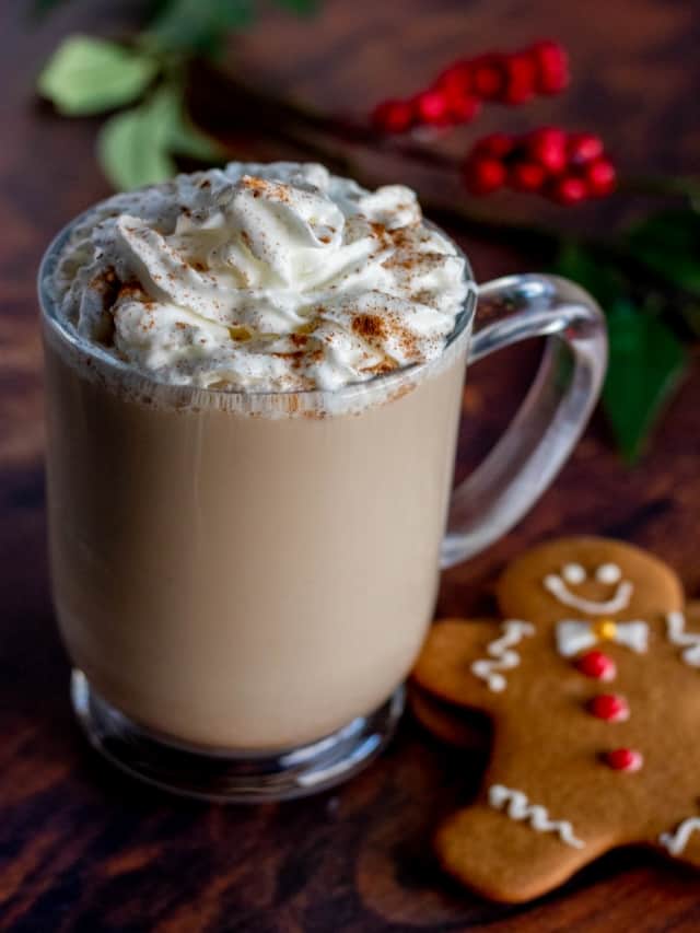Homemade Gingerbread Latte (Sweet and Spicy)