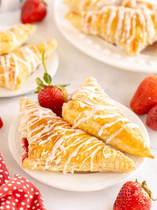 Easy Strawberry Turnovers with Puff Pastry