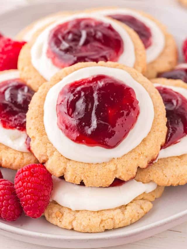 AMAZING Raspberry Cheesecake Cookies!