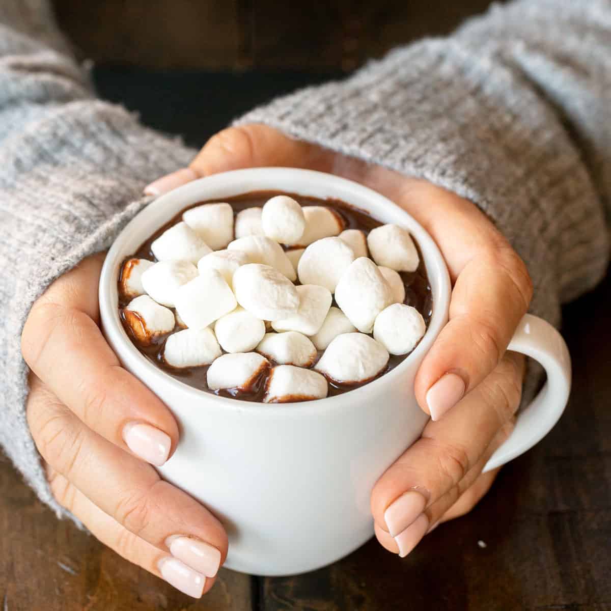 How to Keep Hot Chocolate Warm in a Slow Cooker: Easy Tips