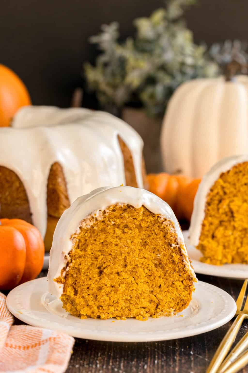 Easy Pumpkin Bundt Cake With Cream Cheese Frosting Kylee Cooks easy-pumpkin-bundt-cake-with-cream-cheese-frosting-kylee-cooks